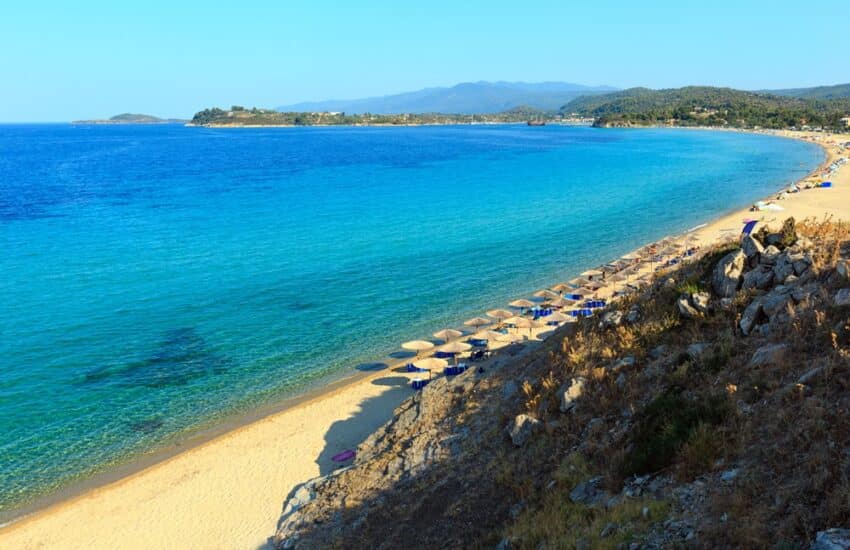 Trani Ammouda Beach Sithonia, plaja premiata Blue Flag din apropiere de  Ormos Panagias - Blog TravelPlanner.ro