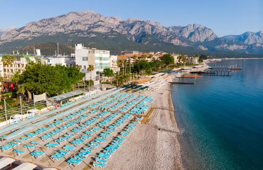 Kemer Beach Si Tot Ce Trebuie Sa Stii Despre Aceasta Cunoscuta Plaja 