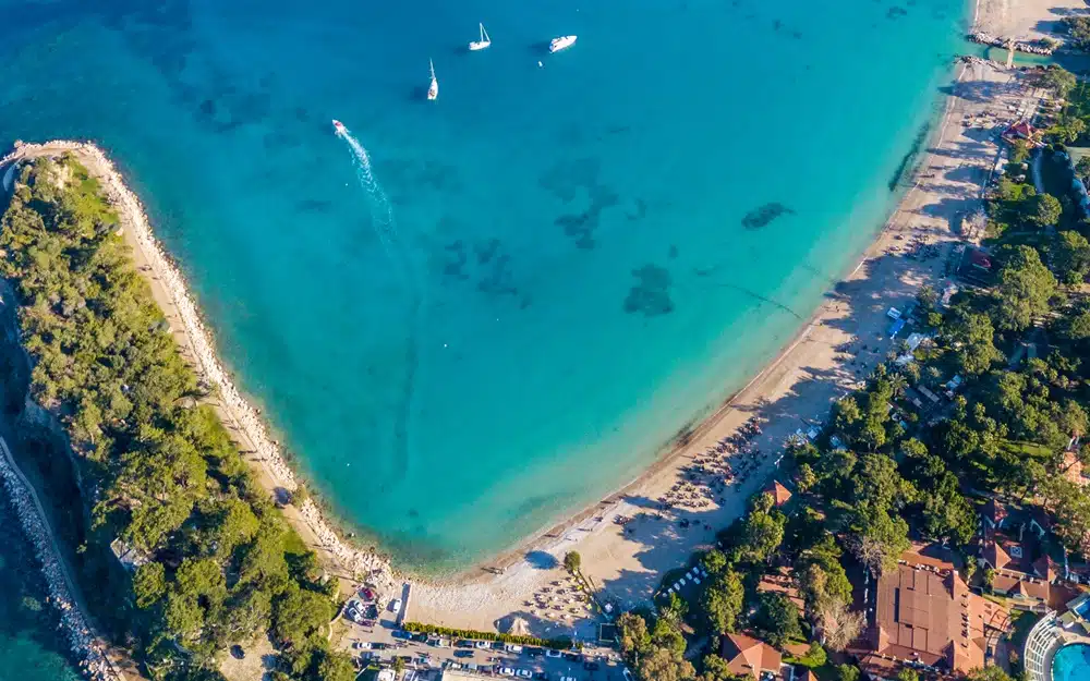 Moonlight Beach Kemer Totul Despre Una Dintre Cele Mai Populare Plaje 