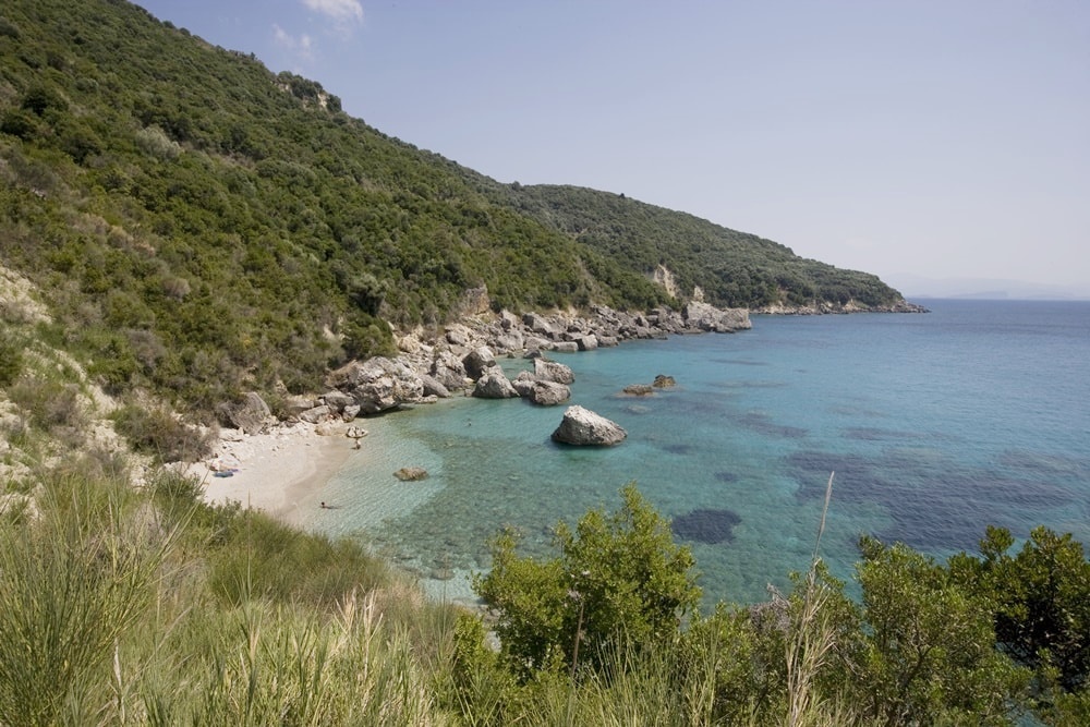 Agios Sostis, plaja salbatica ideala pentru snorkeling din apropiere de ...